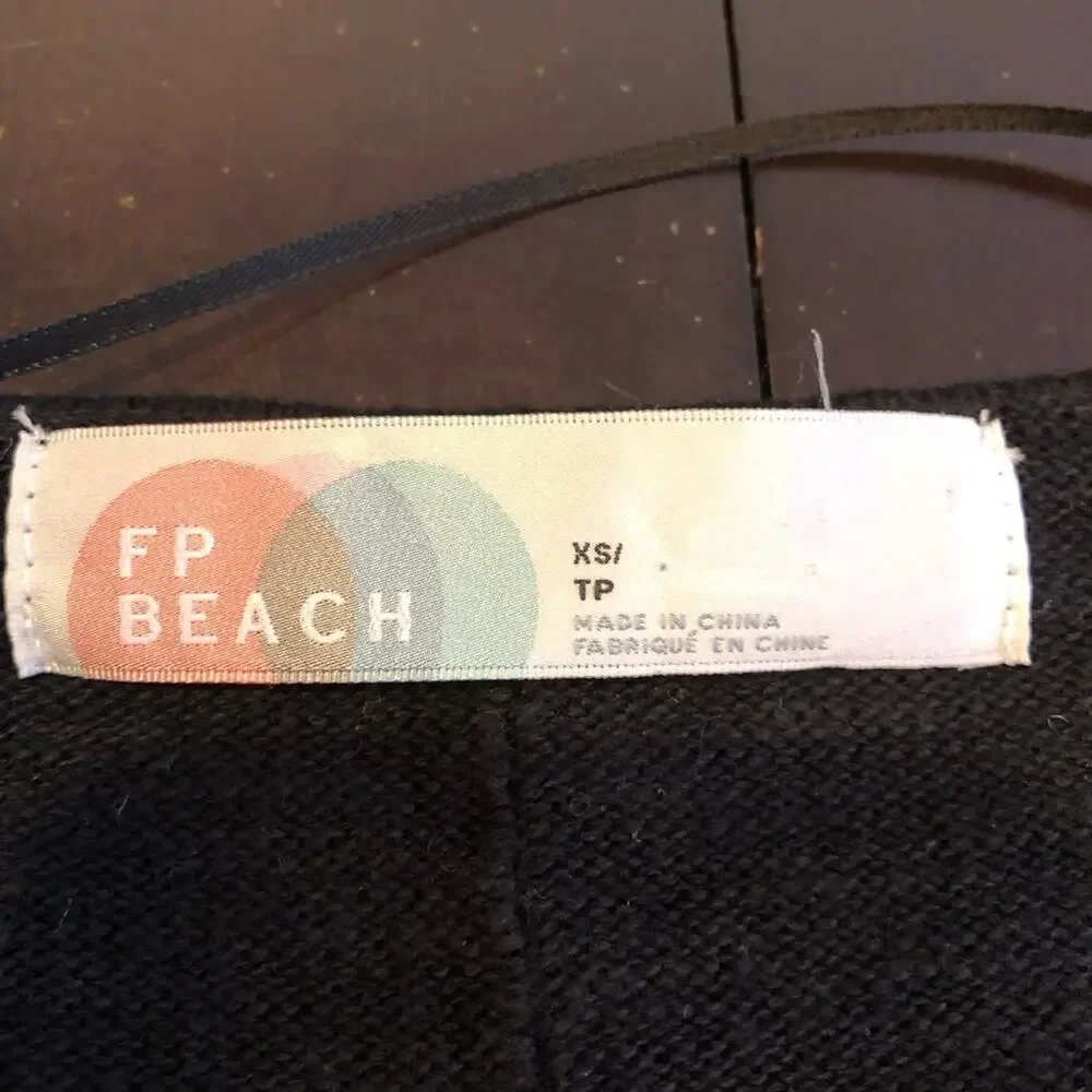 Free People Beach black vneck side slit linen blend knit top size Extra Small XS